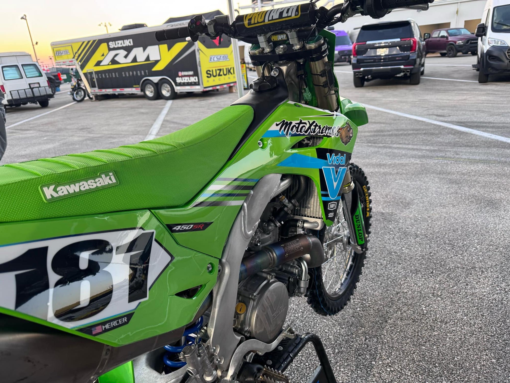 CUSTOM DIRT BIKE GRAPHIC KITS