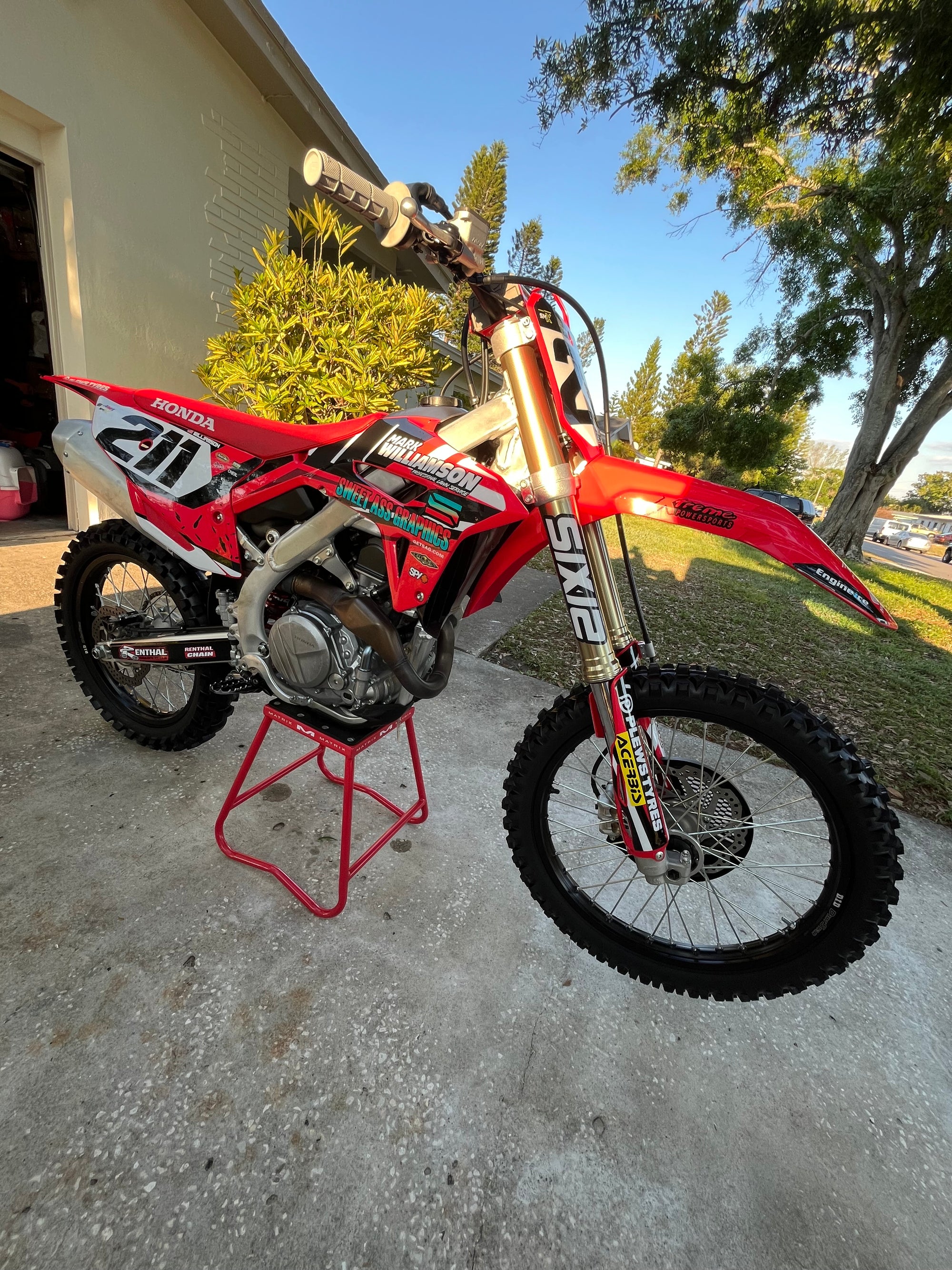 CUSTOM DIRT BIKE GRAPHIC KITS
