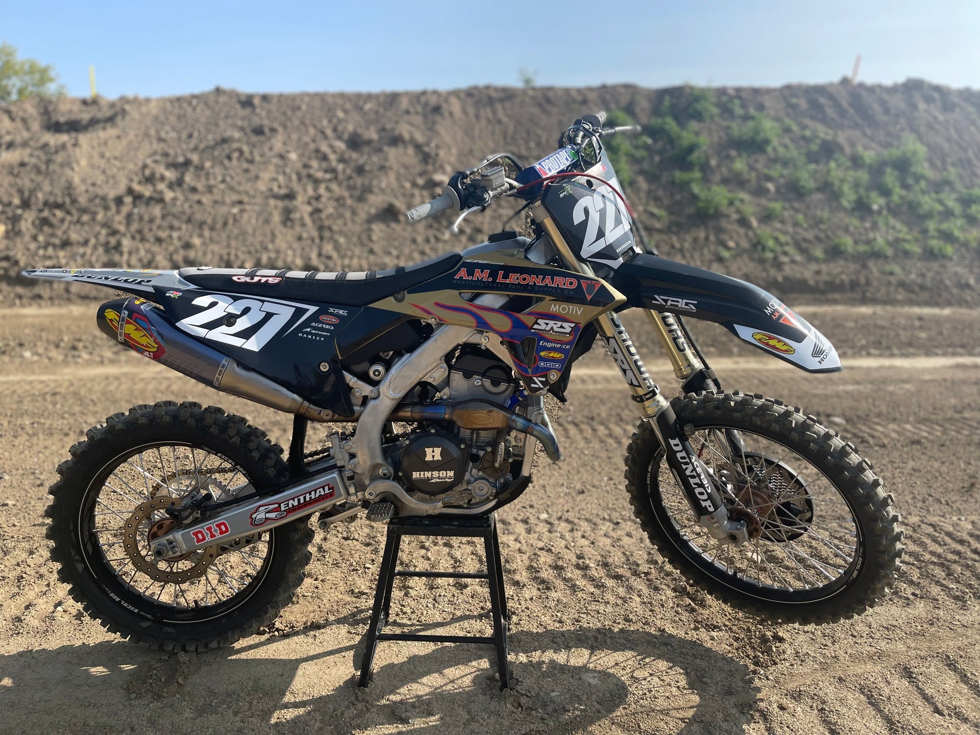 CUSTOM DIRT BIKE GRAPHIC KITS