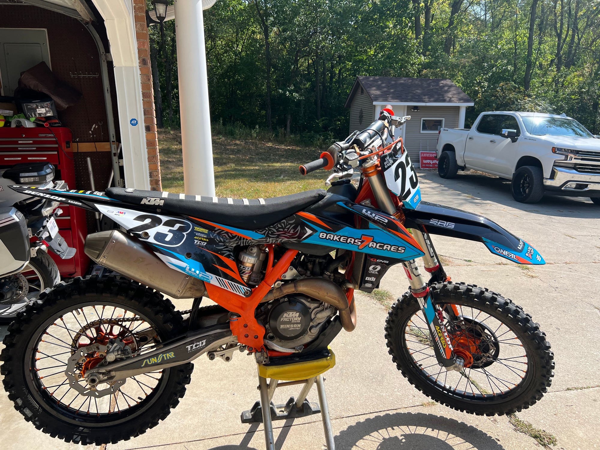 CUSTOM DIRT BIKE GRAPHIC KITS