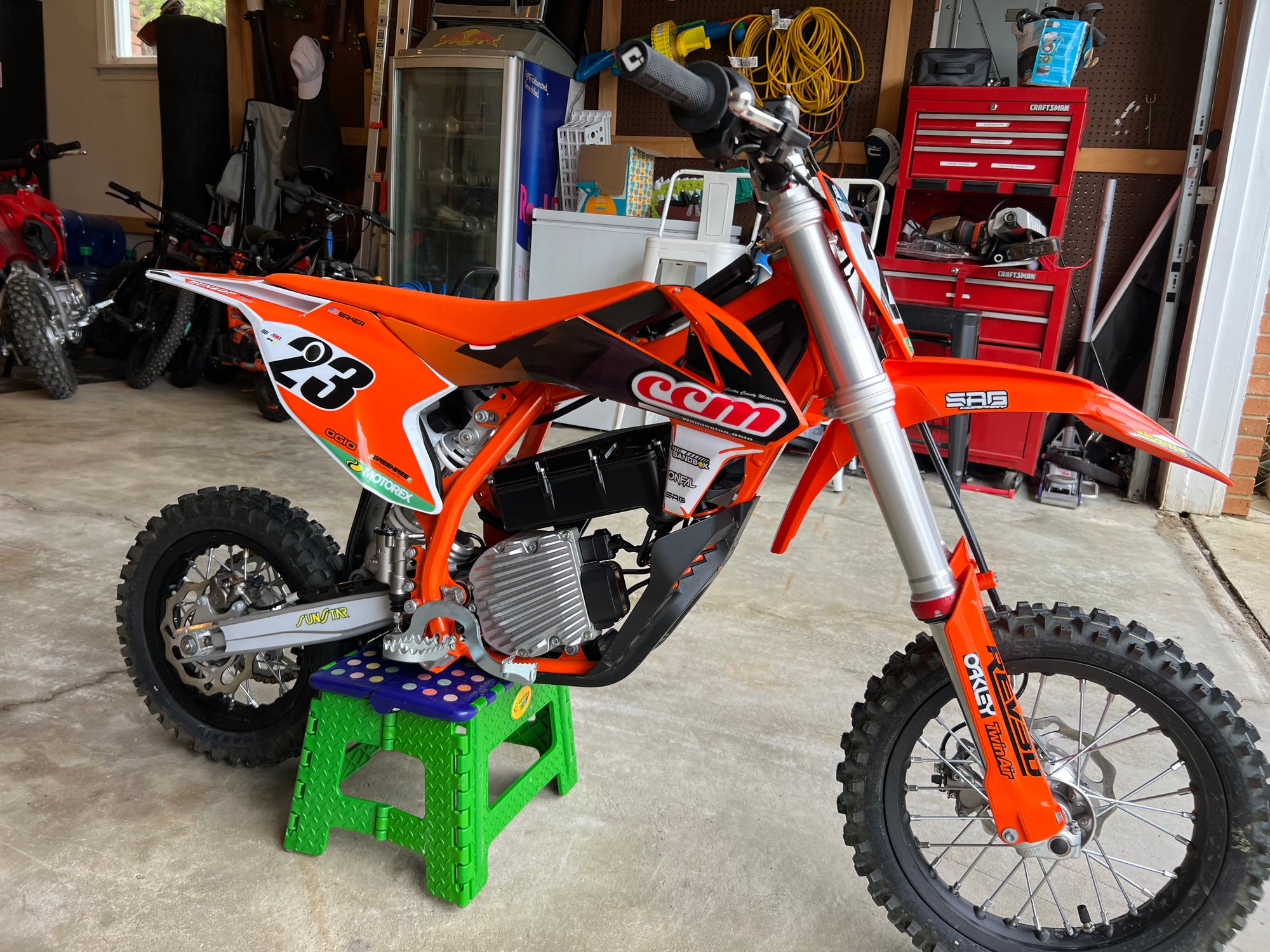 CUSTOM DIRT BIKE GRAPHIC KITS